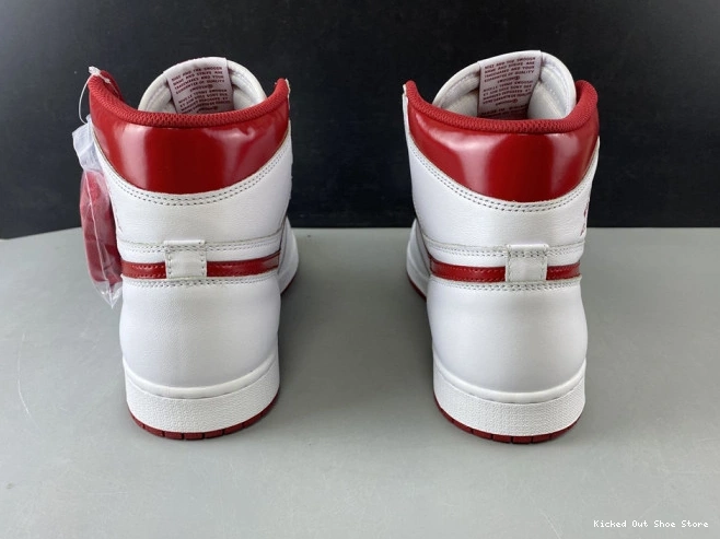 Kick Theory (2017) Retro Air 1 Red 555088-103 Metallic Jordan 0818